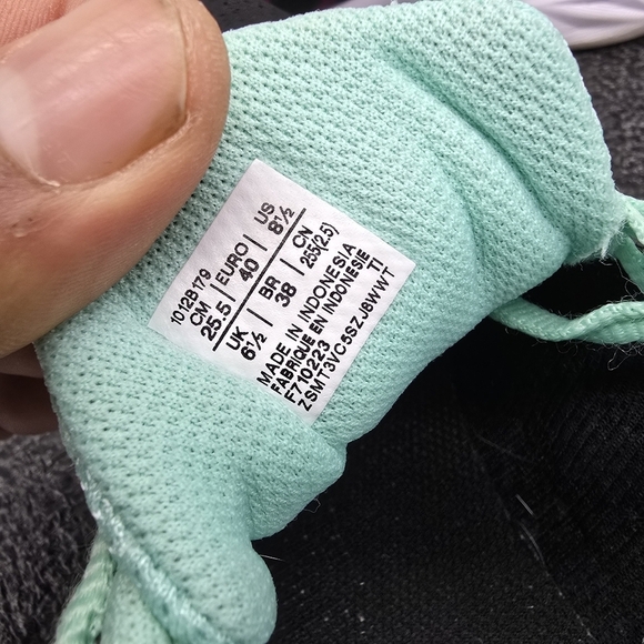 ASICS Shoes Women's 8.5 Running Black with Purple Accents and Mint Trim - Picture 3 of 7